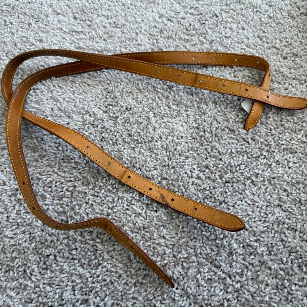 Louis Vuitton bucket bag straps B56